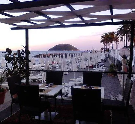 Al Palazzo Del Mare